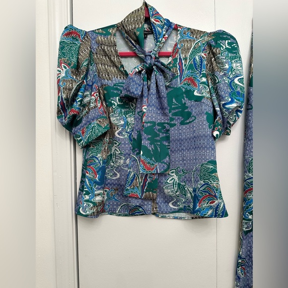 2 Piece Pleated Pants and Button Down Shirt with Tie - Picture 4 of 10